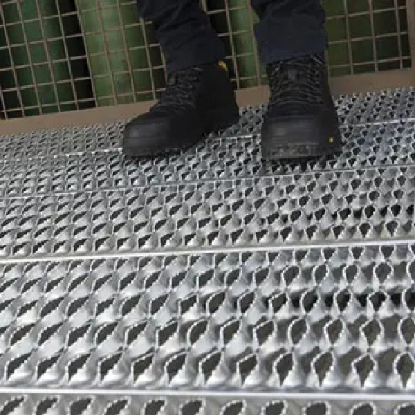 Diamond Grip  Walkways